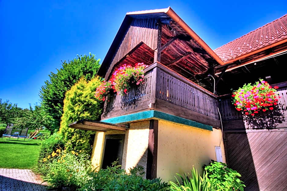 Pension DOBERNIG - CONTACTLESS CHECK IN/STAY