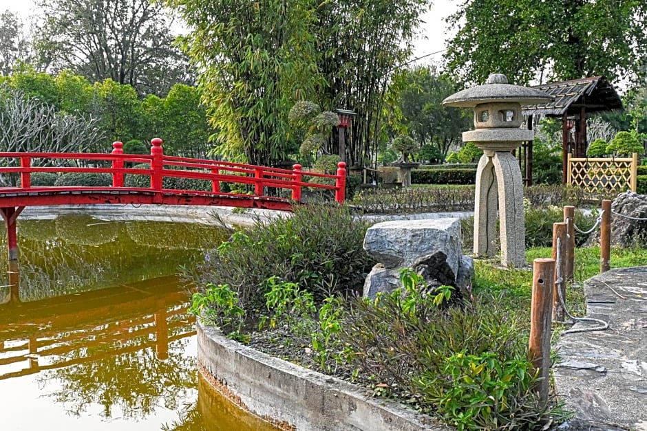 Suanphung Bonsai Village