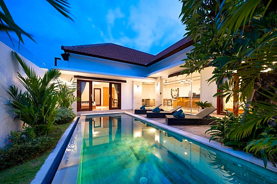 Selina - PROMO- Berawa - 3 BDR - Brand NEW Villa - HUGE Pool
