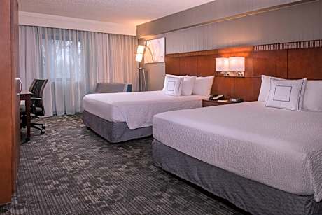 Hearing Accessible Guestroom Two Queens