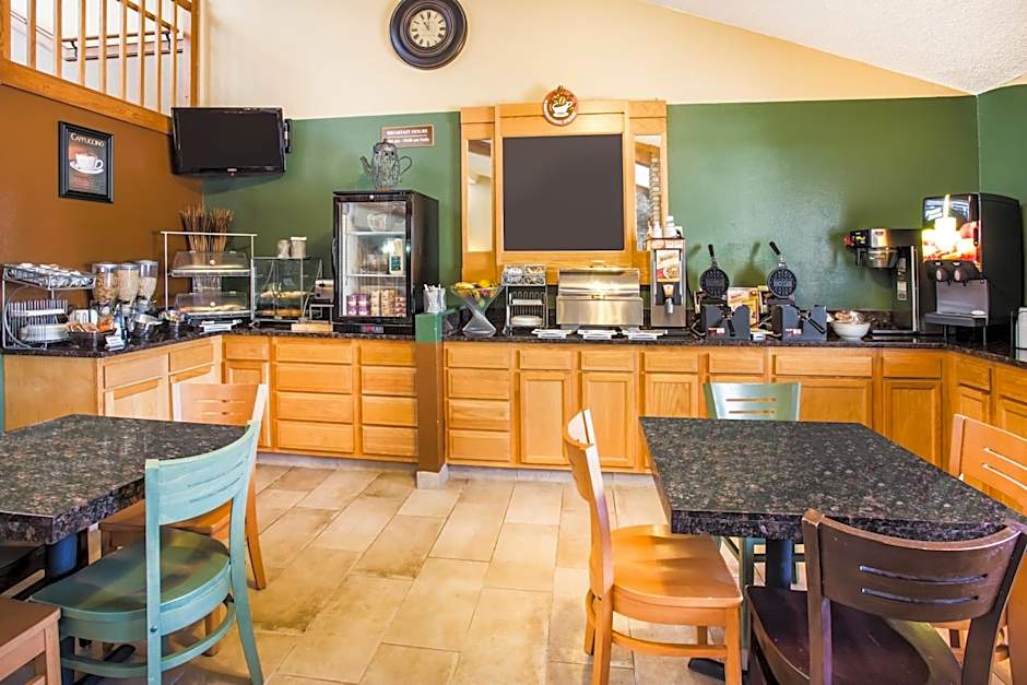 AmericInn by Wyndham Menomonie