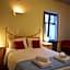 Kyriaki Guesthouse & Suites