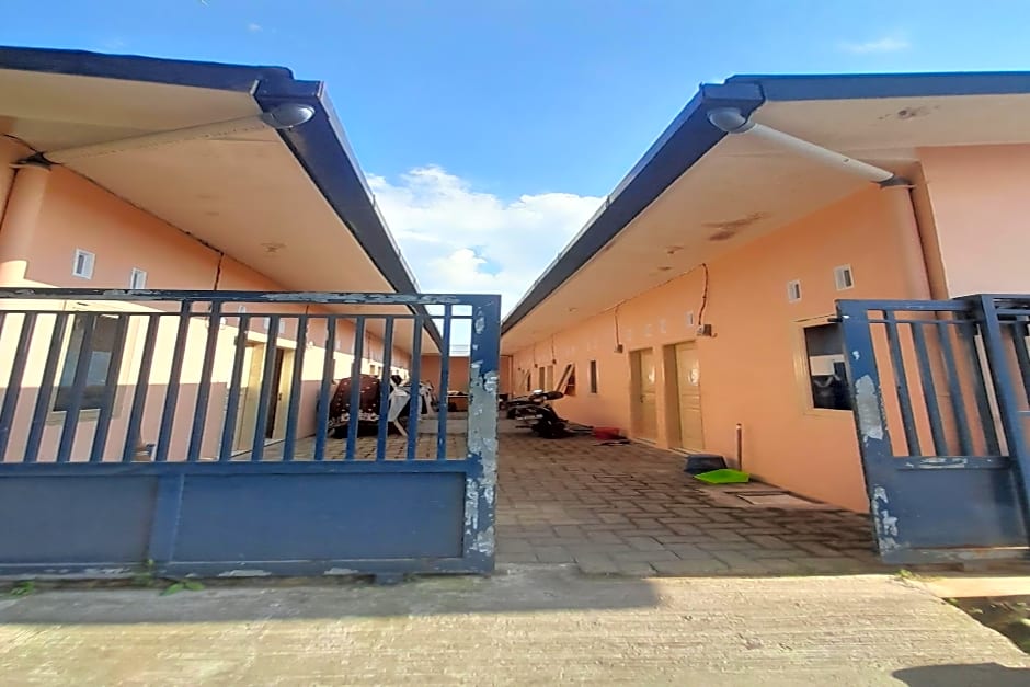 SPOT ON 92481 Modena Homestay Syariah