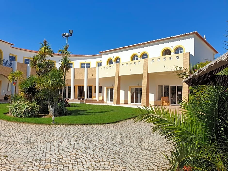 Luz Bay Hotel