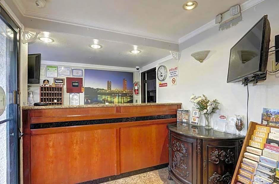 Crossroads Inn - Downtown Sacramento