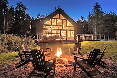 Luxury Tobermory Retreat Modern Home and Hot Tub