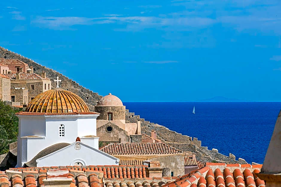 Moni Emvasis Luxury Suites