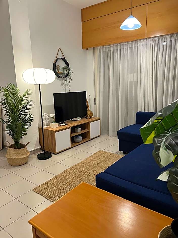 Makenzie 2 rooms first line beach