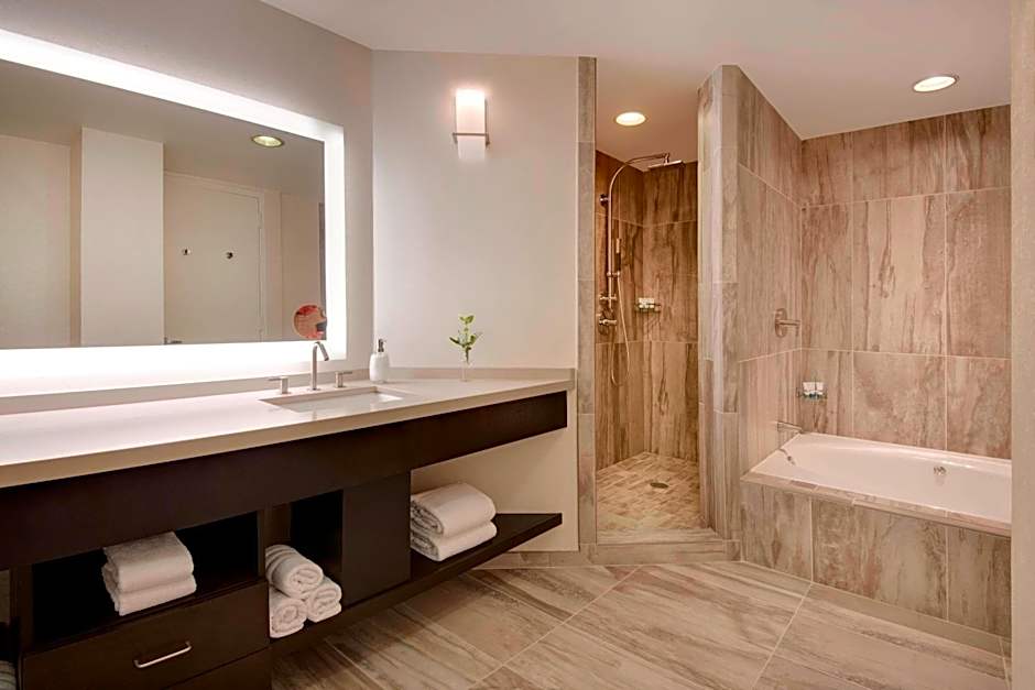 The Westin Dallas Park Central