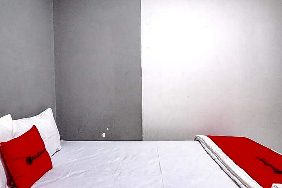 RedDoorz @ Citraland Surabaya