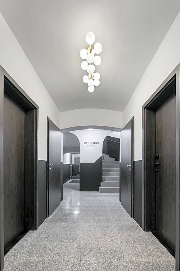 Pytloun Flat Hotel