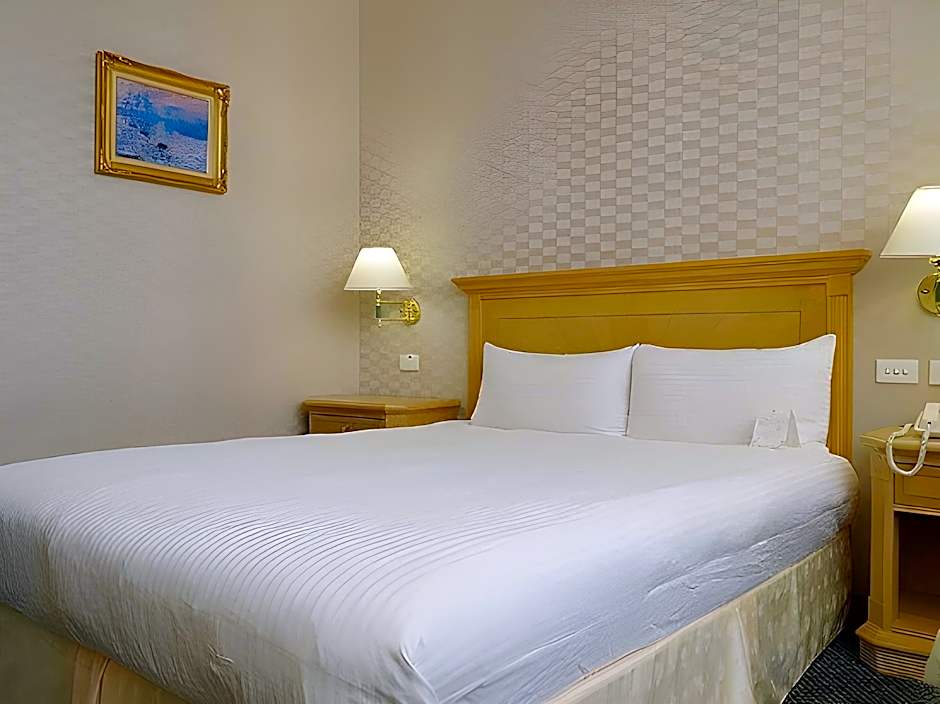 Cambridge Hotel Yung Kong