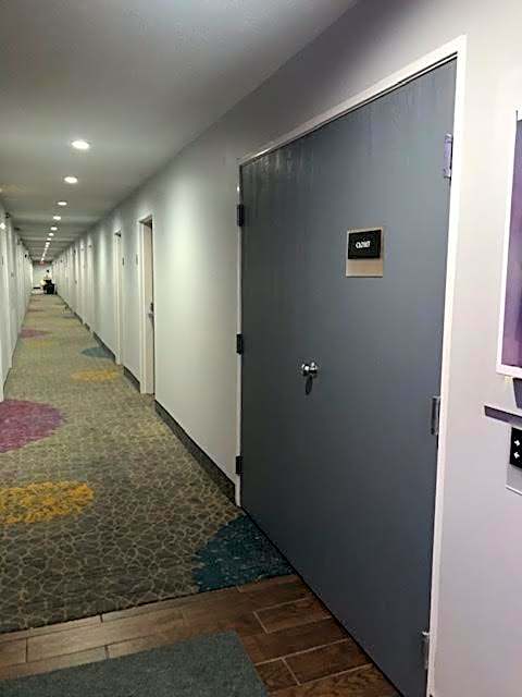 Days Inn by Wyndham Lake Bluff/Great Lakes Naval Base