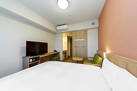 Standard Queen Room - Non-Smoking