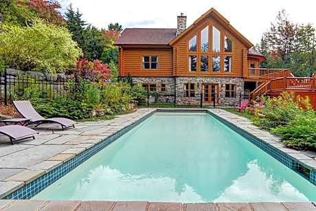 Fiddler Lake Resort Chalet 80 Deer with pool