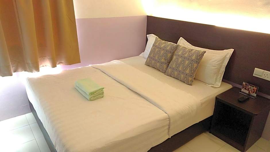 Apple 1 Hotel Gurney
