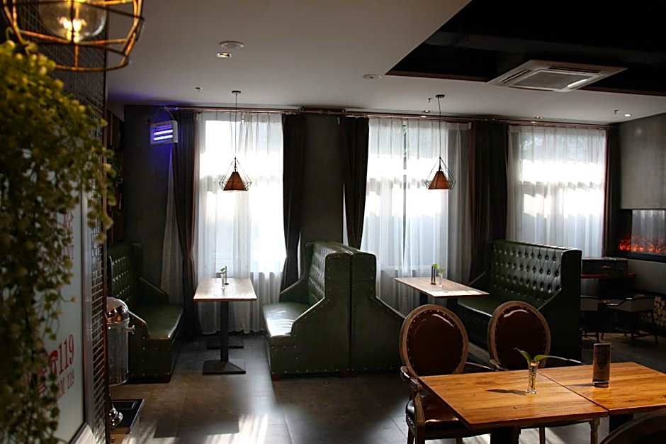 James Joyce Coffetel Zhuozhou City Government Branch