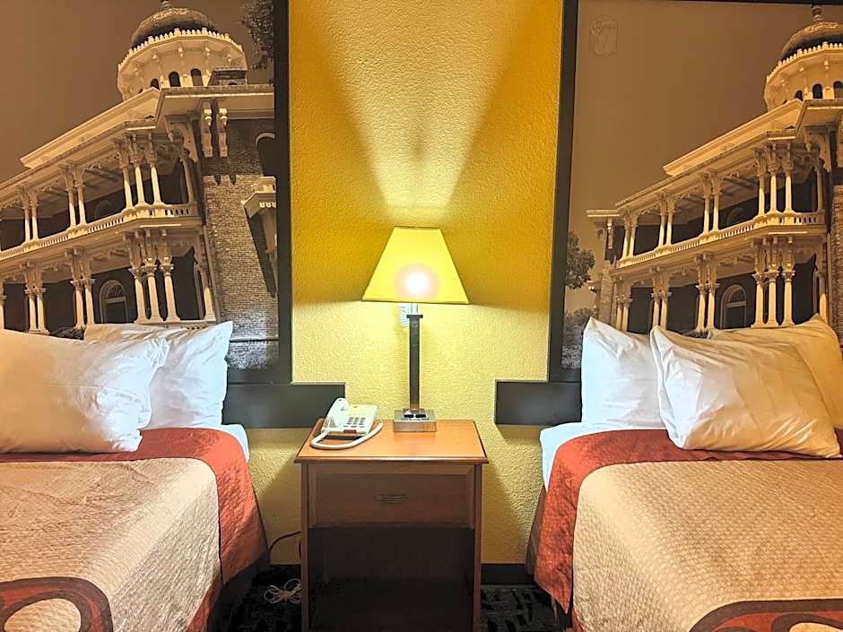 Super 8 by Wyndham Hattiesburg South