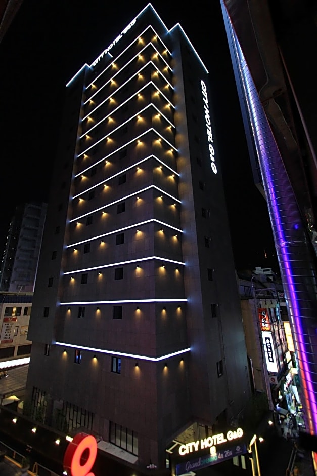 City Hotel G G