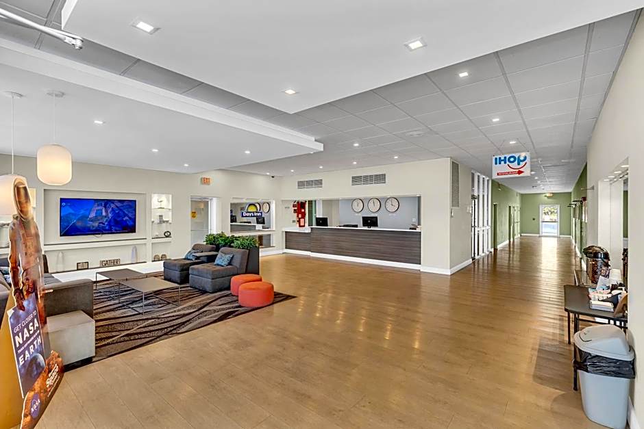 Days Inn by Wyndham Titusville Kennedy Space Center