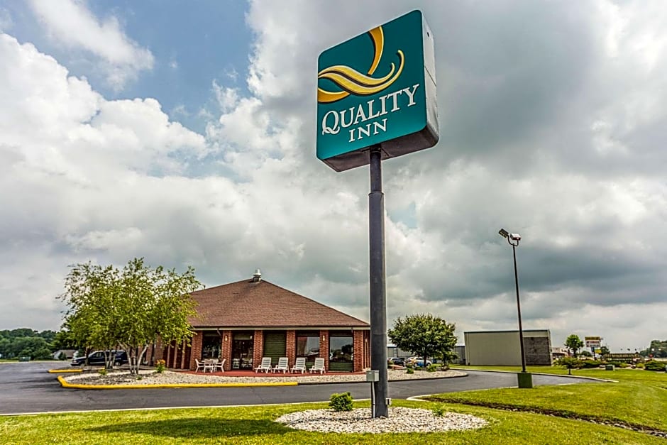 Quality Inn Columbia City near US-30