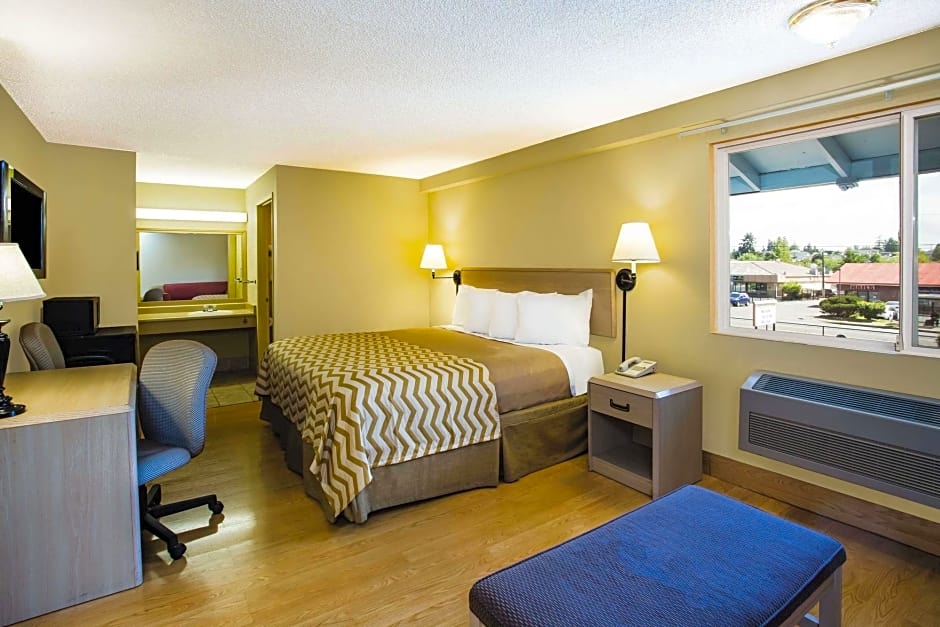 Travelodge by Wyndham Tacoma Near McChord AFB