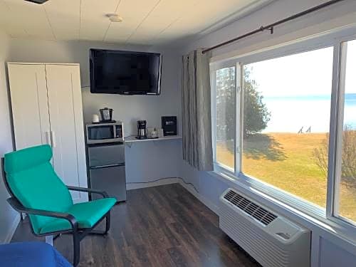 Beachfront Inn