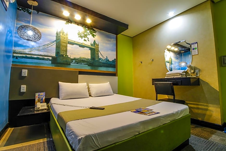 Hotel DreamWorld Araneta Cubao