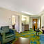 La Quinta Inn & Suites by Wyndham Boston Somerville
