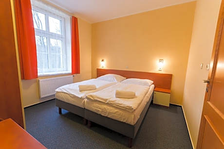 Quadruple Room with Bathroom