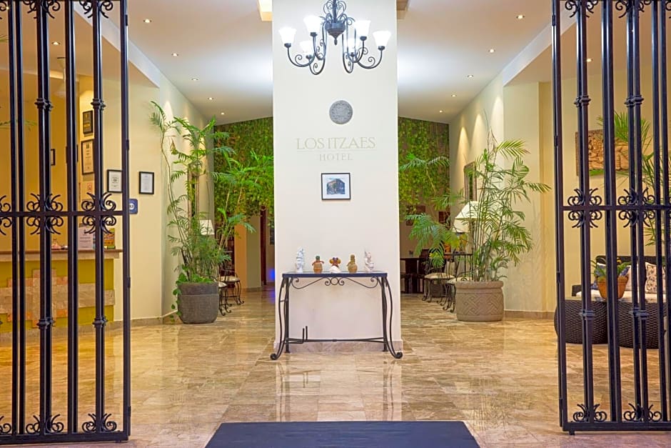 Hotel Los Itzaes