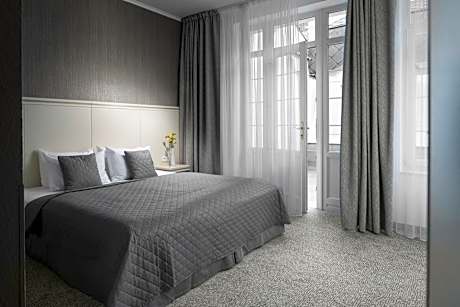 Suite Duplex (4 Adults) with Pool and Sauna Access