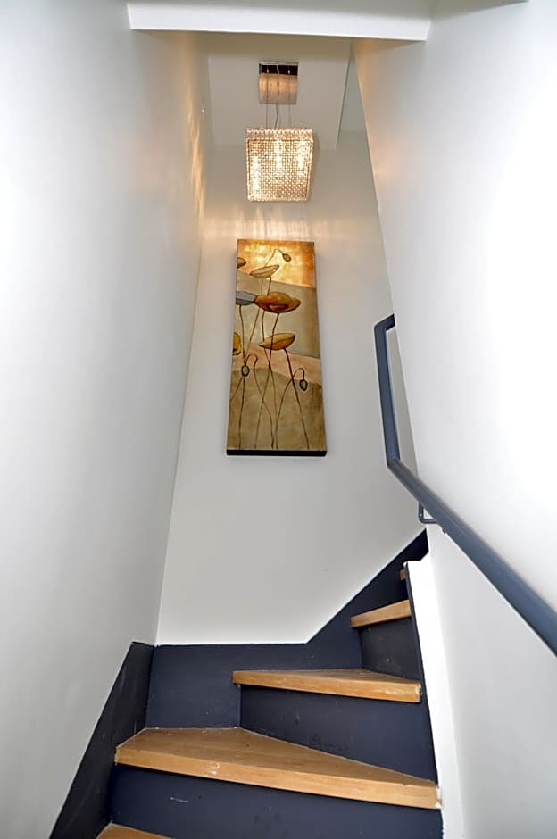 Yonge Suites Apart Hotel