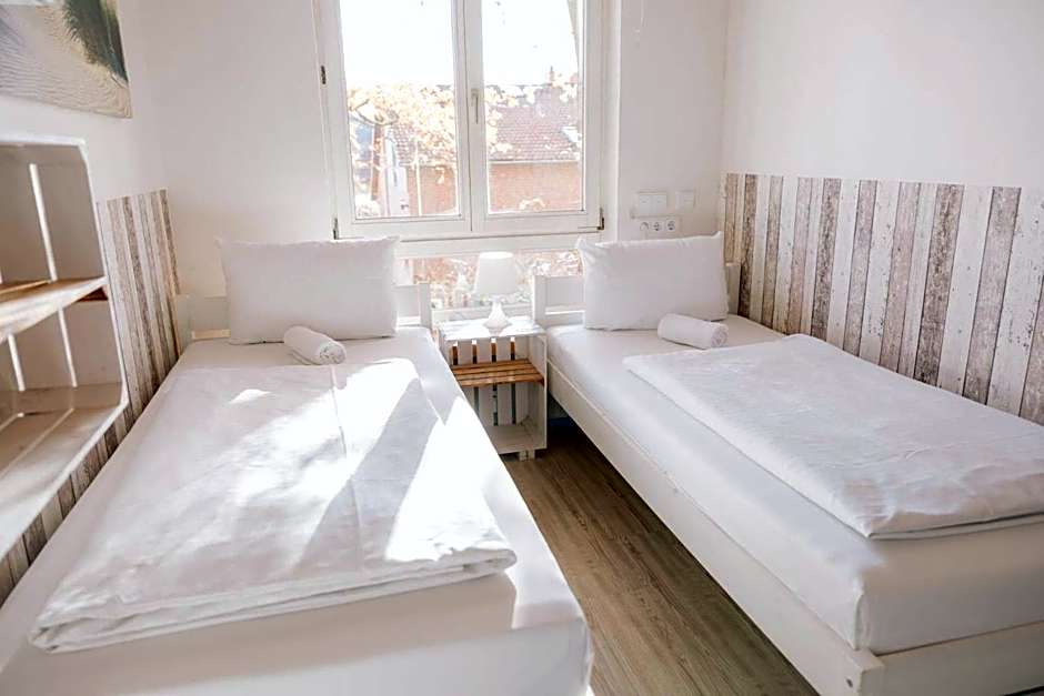 mybrand boardinghouse Volksdorf Self Check-in -free parking