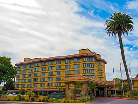 Historic Santa Maria Inn