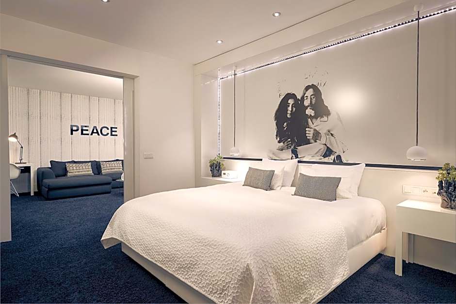 Photo 1 of 8 of Suite