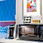 Howard Johnson by Wyndham Anaheim Hotel & Water Playground