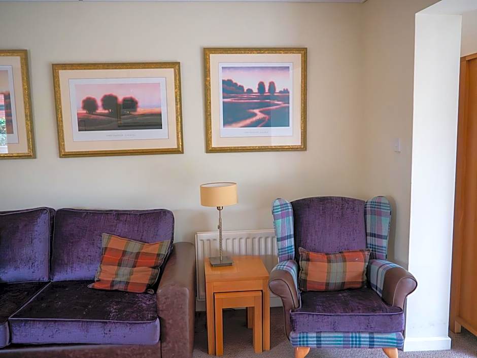 Elmers Court Hotel