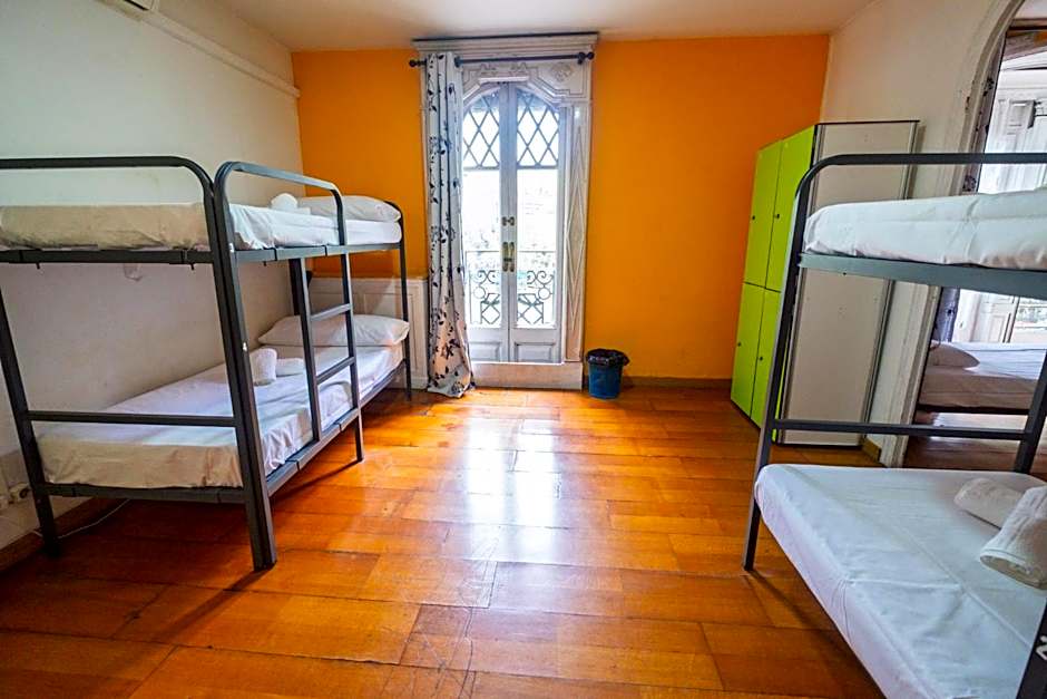 Diagonal House Hostel