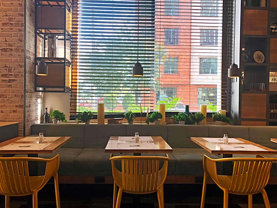 Hotel Bluedoors 100 Luxury Suites by Preferred