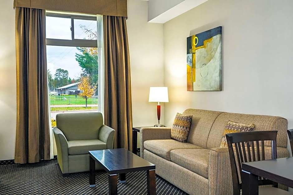 Quality Inn & Suites Petawawa