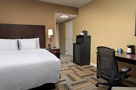 1 King Bed Nonsmoking
