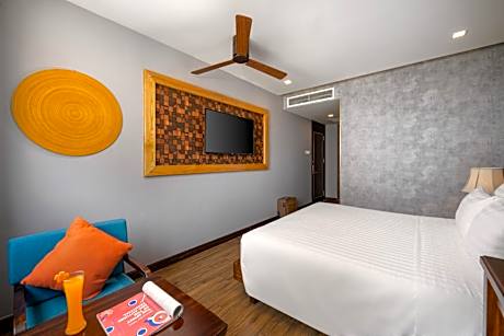 Superior Double Room with Partial Sea View