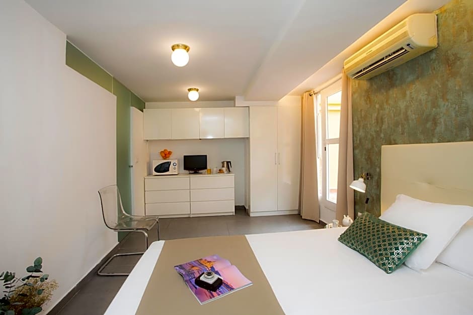 SingularStays Botanico 29 Rooms