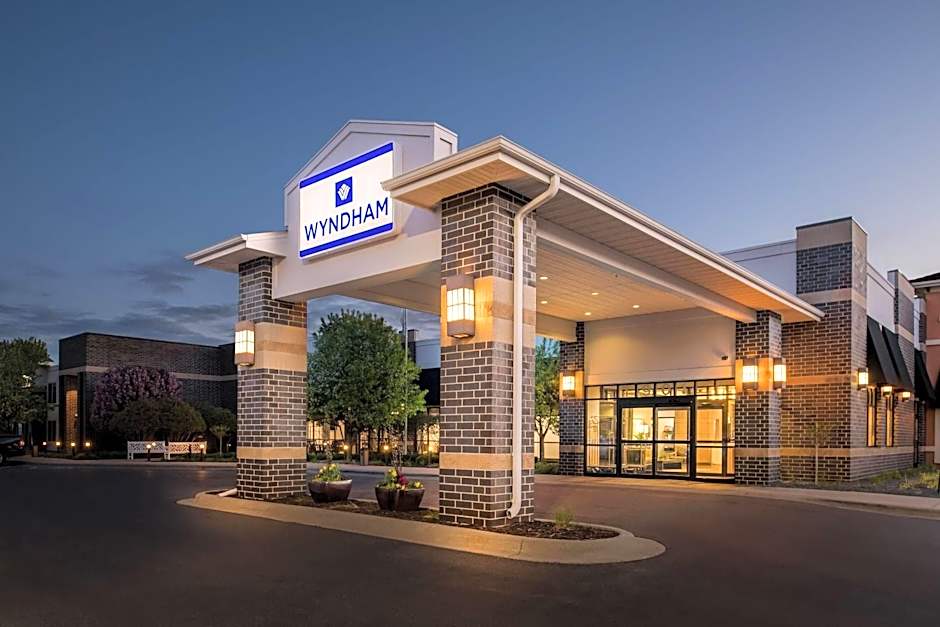 Wyndham Bloomington - Mall of America