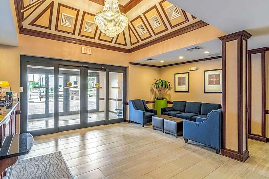 Comfort Inn & Suites Panama City North