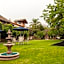 Paradise Hotel Boutique & Lounge
