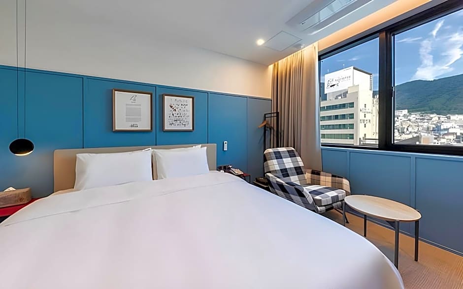 Brown-Dot Hotel Deokcheon