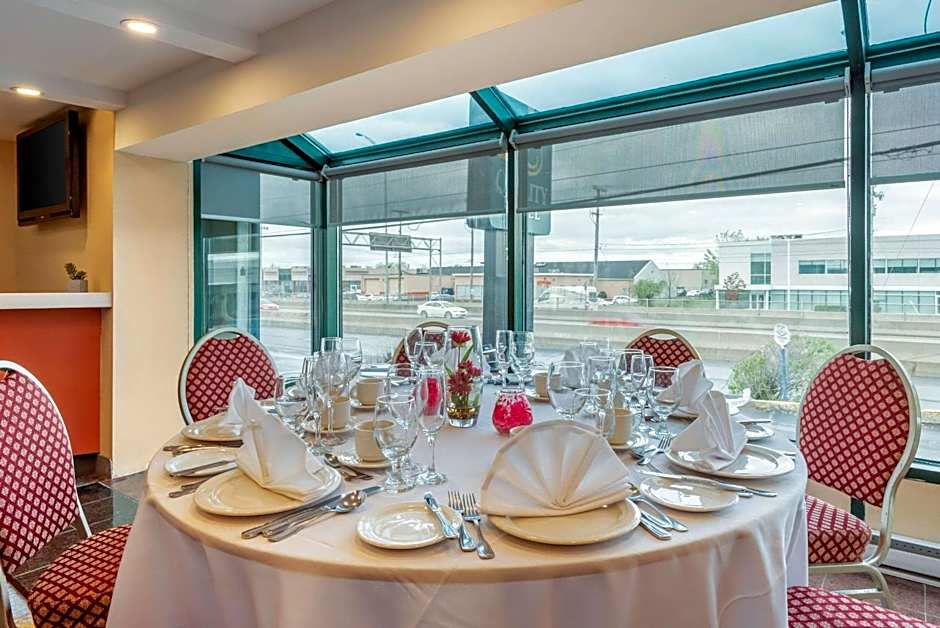Quality Hotel Dorval Aeroport