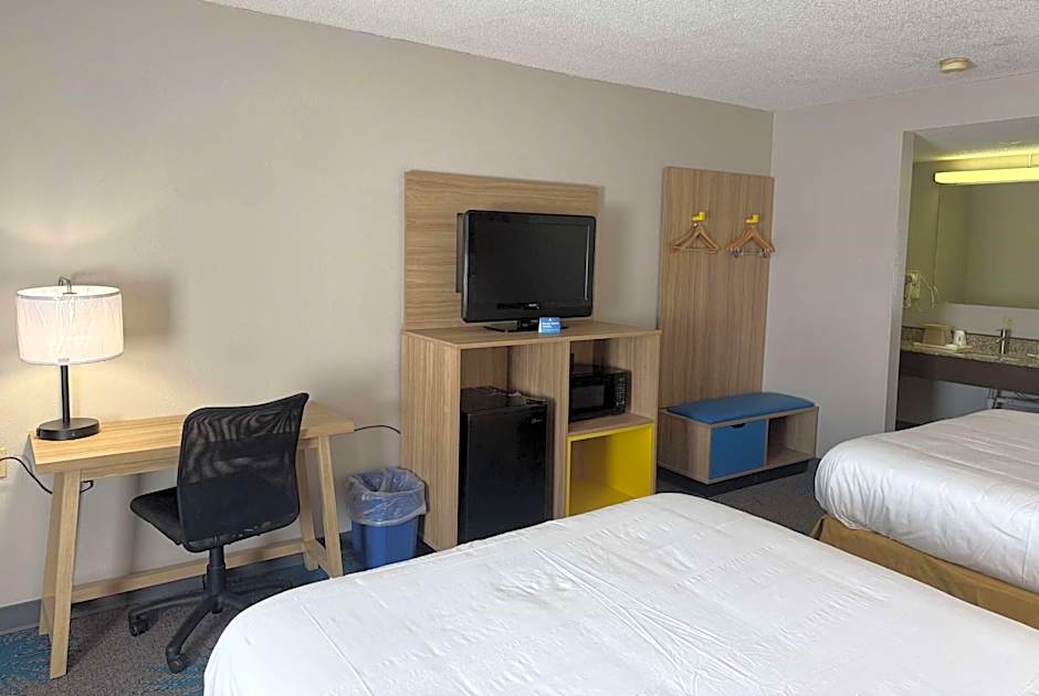 Days Inn by Wyndham Hannibal